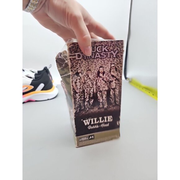 New Duck Dynasty Funko Wacky Wobbler Willie Robertson Bobble Head Box Damage - Picture 2 of 6